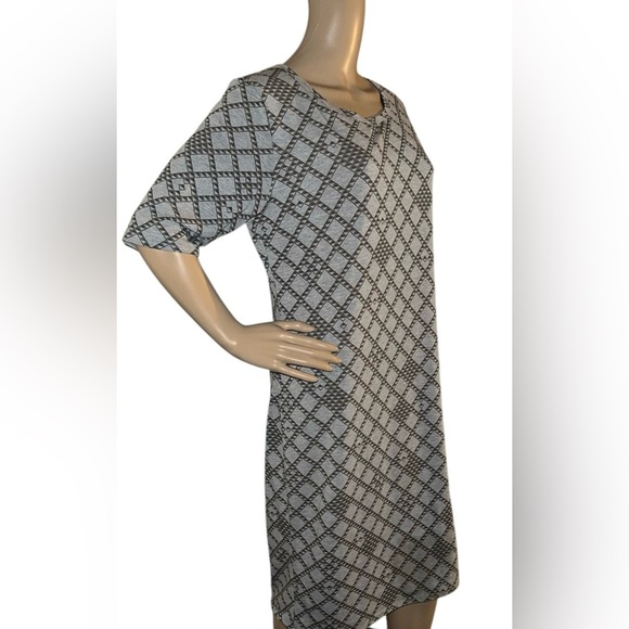 LuLaRoe Gray Geometric Carly Dress Size XL - Picture 2 of 5